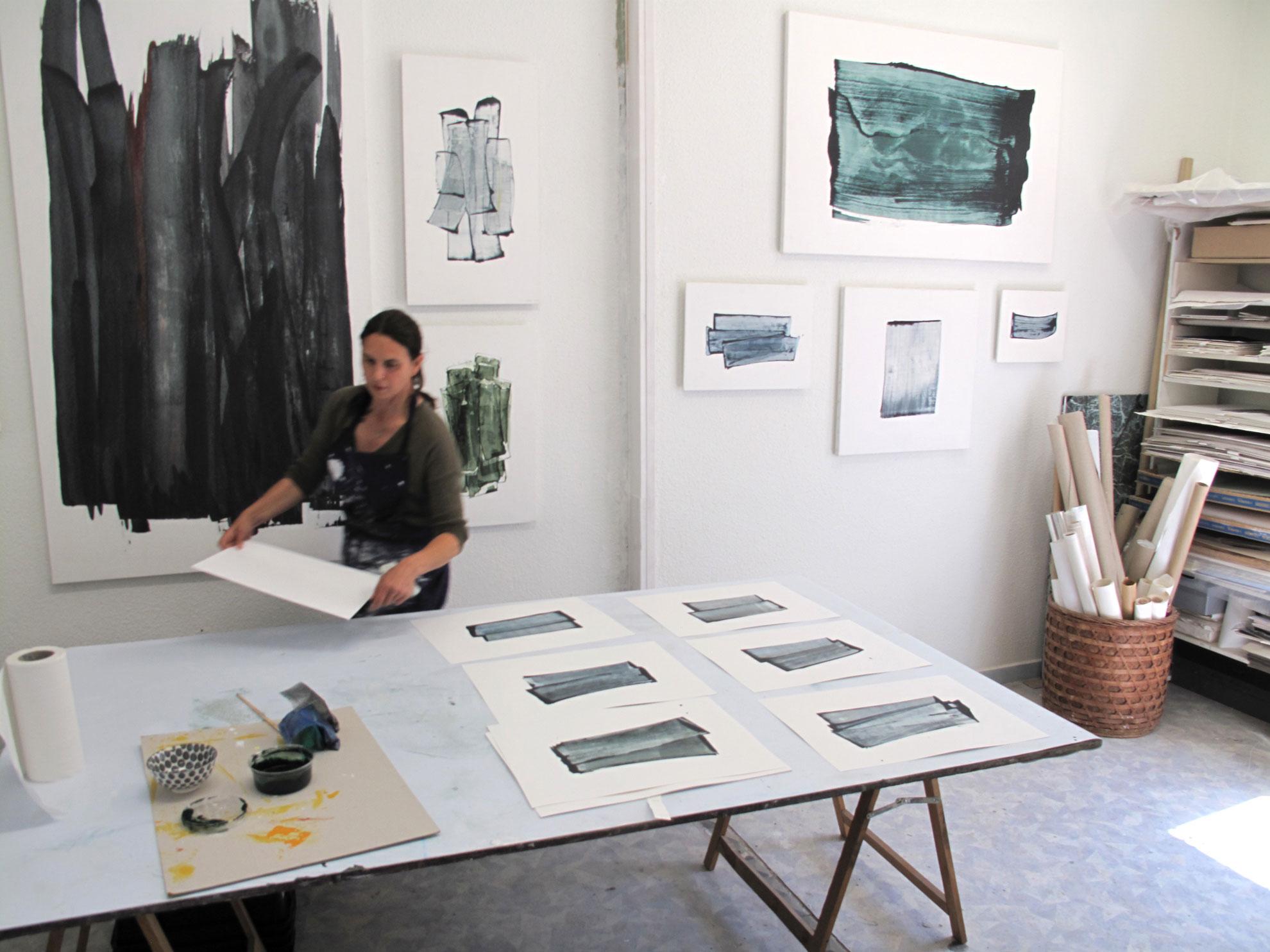 Emma Godebska à l'oeuvre dans son Atelier